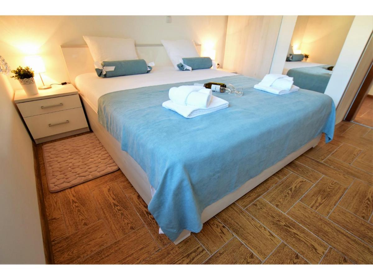 Dinko Apartment *