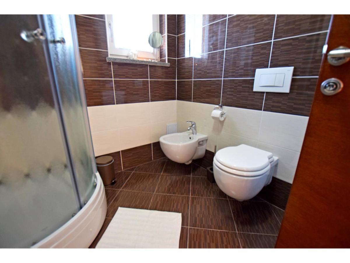 Dinko Apartment Rovanjska