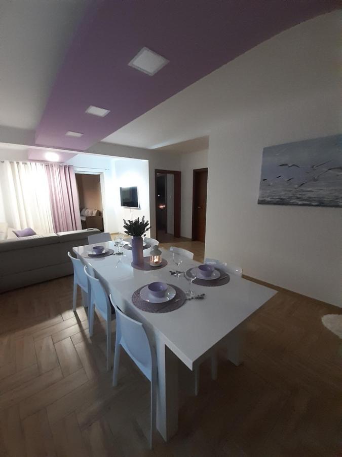 Dinko Apartment Rovanjska