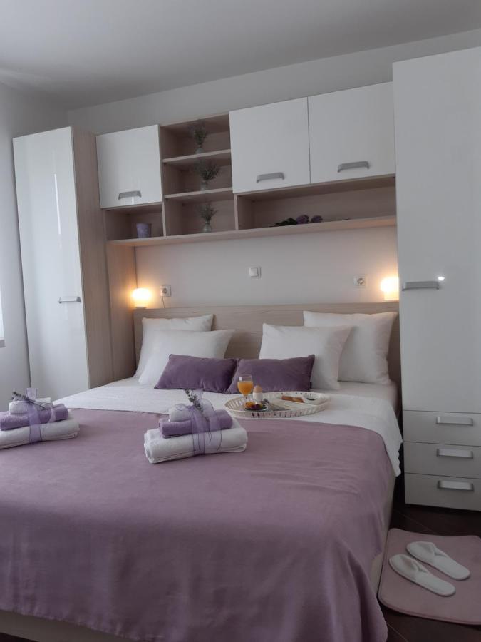 Dinko Apartment